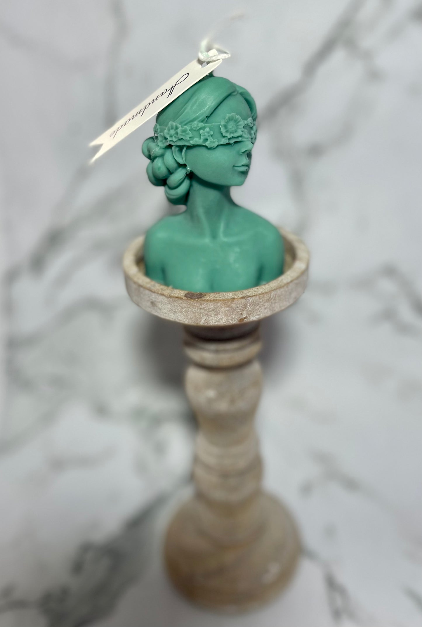 Amber & Ginger & Lilly lightly scented pillar candle