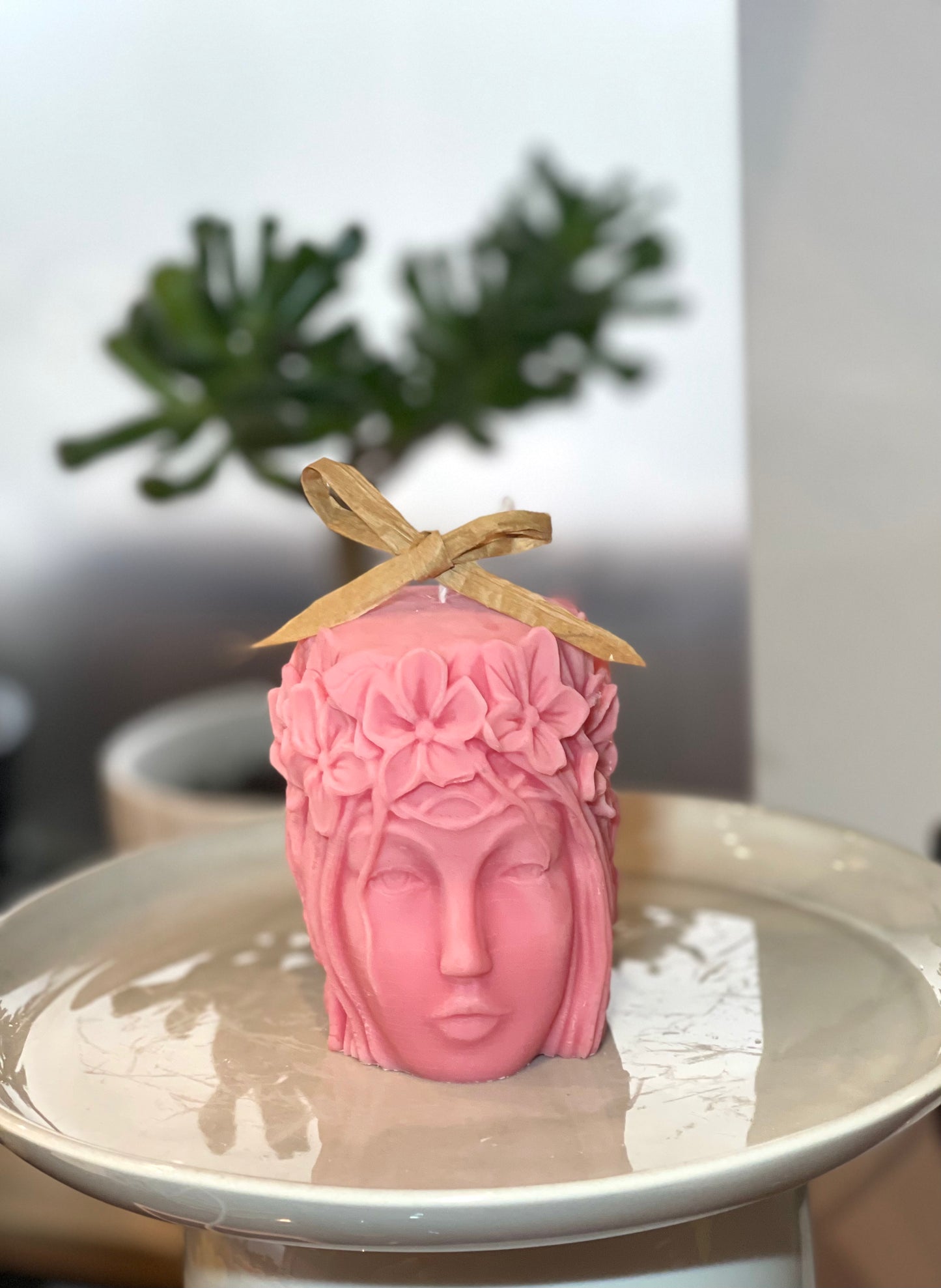 Aventos lightly scented pillar candle