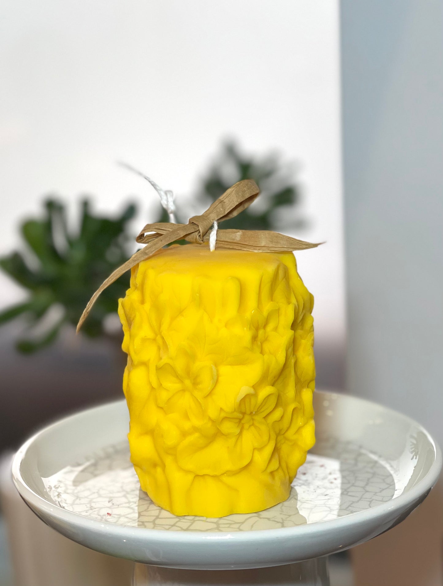 Caramel & Basil Vanilla lightly scented pillar candle