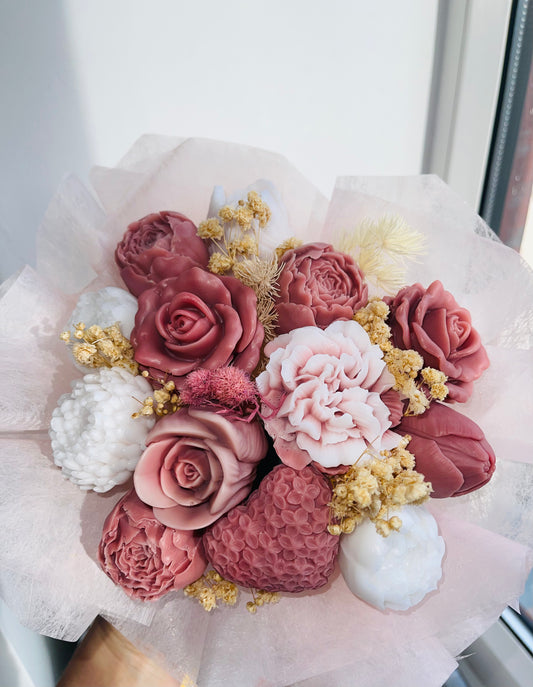 CARAMEL SCENTED SOAP FLOWER BUCKET